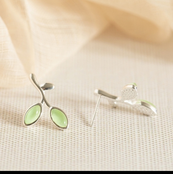 Silver Leaf Earrings Fresh Green (S925) - Picture 4 of 7